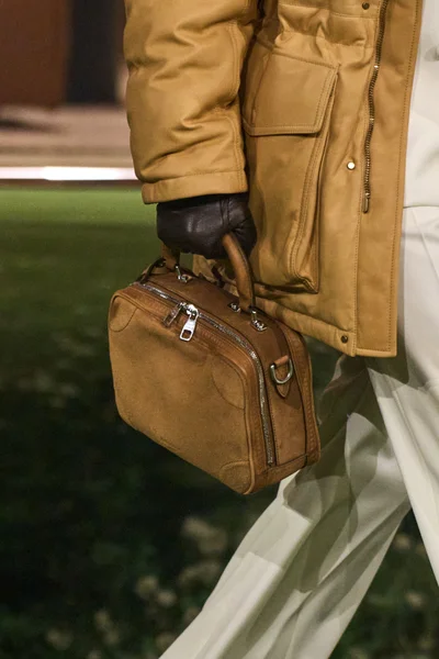 Look 11